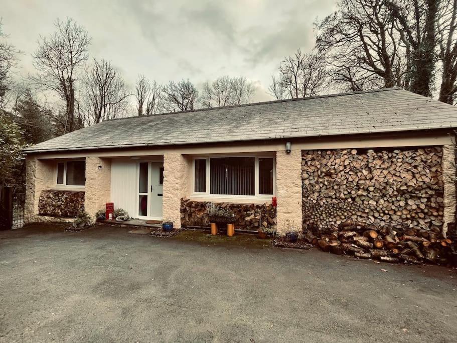Beautiful Renovated Former Coach House Llandeilo Buitenkant foto
