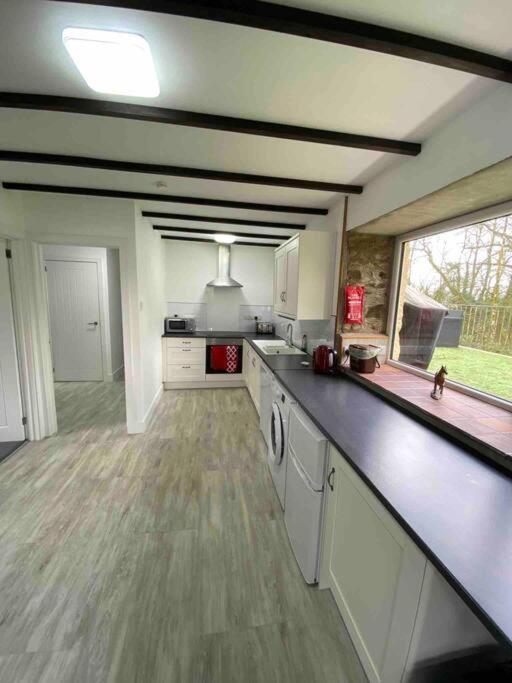 Beautiful Renovated Former Coach House Llandeilo Buitenkant foto