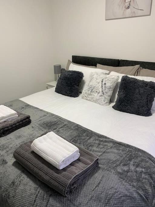 Beautiful Renovated Former Coach House Llandeilo Buitenkant foto