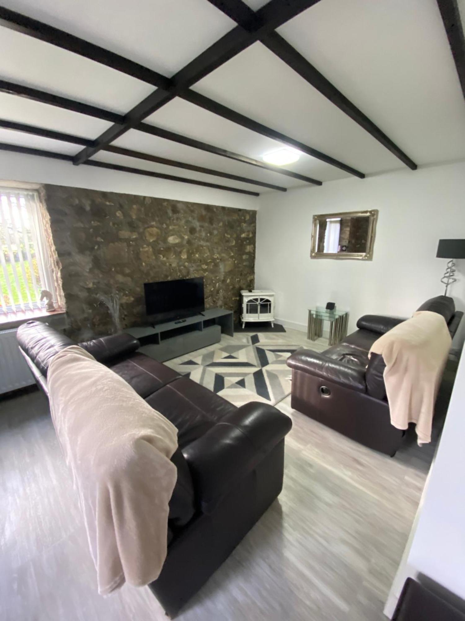 Beautiful Renovated Former Coach House Llandeilo Buitenkant foto
