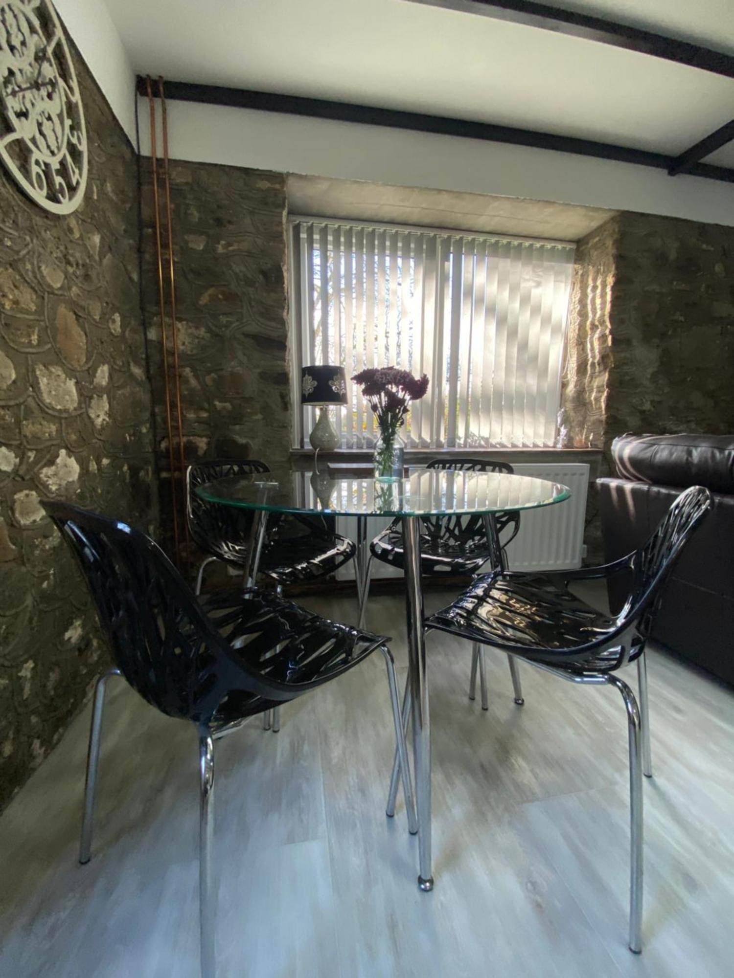 Beautiful Renovated Former Coach House Llandeilo Buitenkant foto